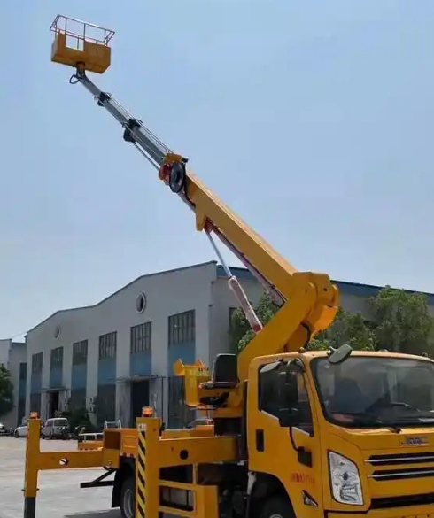 登高车租赁期间，设备损坏赔偿标准该如何界定？