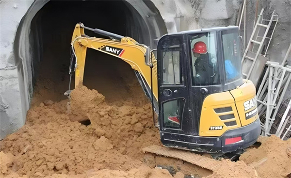 重庆小挖机出租专业团队护航施工无忧