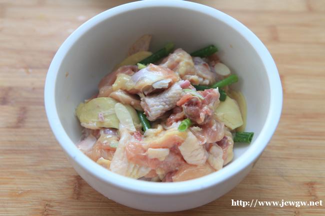 花菇火腿蒸鸡的做法 花菇火腿蒸鸡的做法