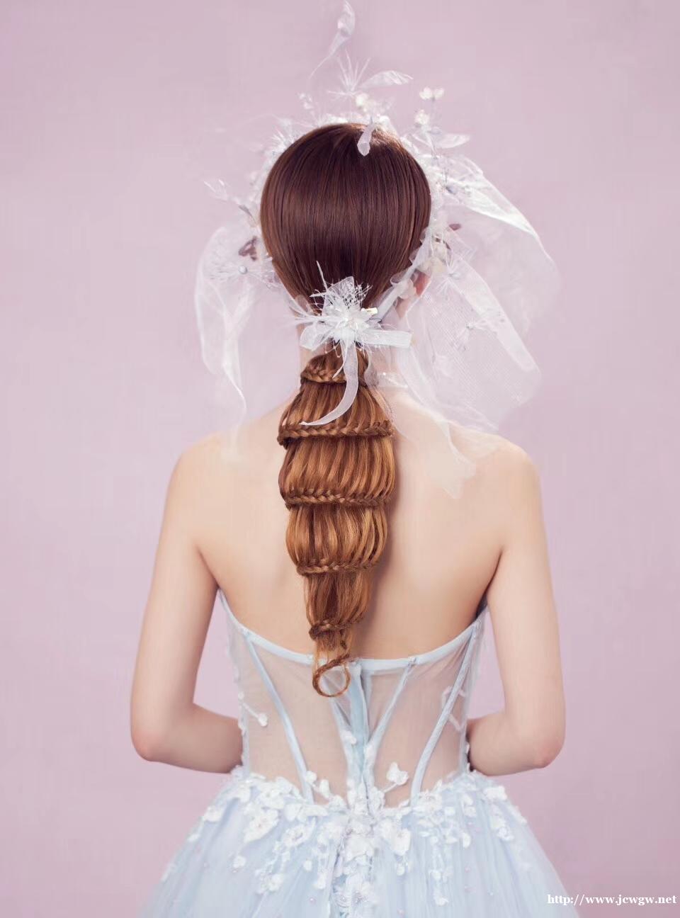 学化妆学美甲学纹绣宜昌玲丽教育彩妆美甲纹绣培训学校 学化妆学美甲学纹绣宜昌玲丽教育彩妆美甲纹绣培训学校