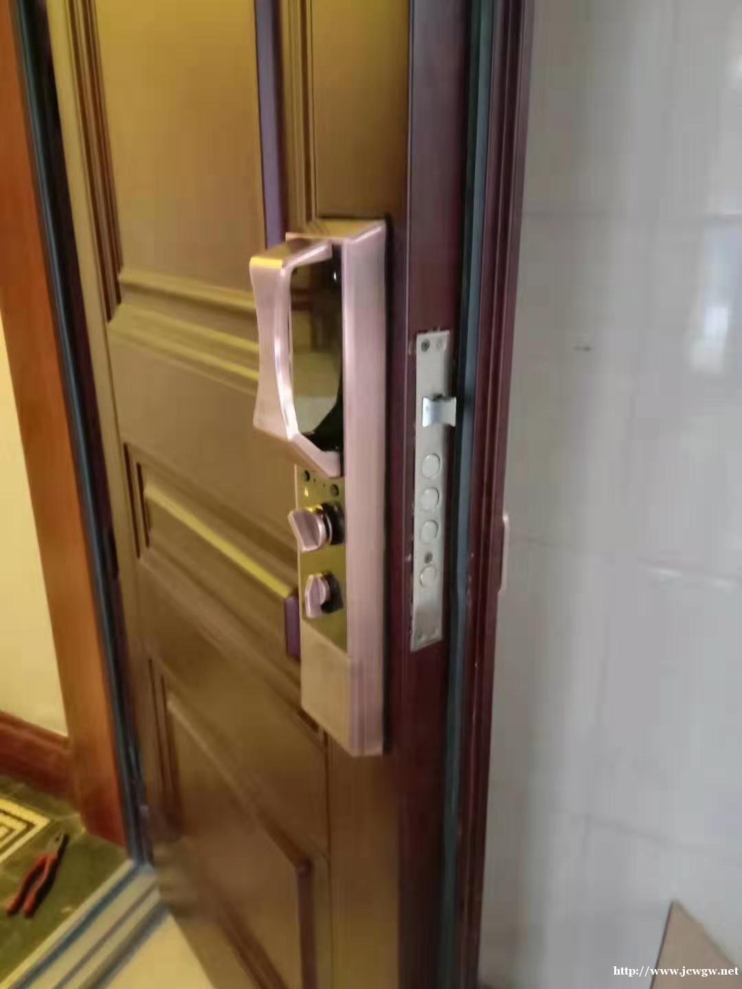 叶县配个汽车钥匙多少钱 叶县配个汽车钥匙多少钱