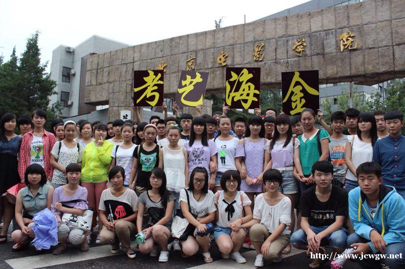 河北高中生高三学播音参加艺考还来得及吗 河北高中生高三学播音参加艺考还来得及吗