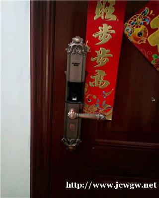 防盗门换锁芯时需要注意的一些事项,喀什市换锁去哪里? 防盗门换锁芯时需要注意的一些事项,喀什市换锁去哪里?