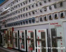 开门时钥匙断在锁孔里怎么办