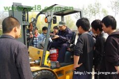 高新区阳山东渚附近哪里有叉车行车培训学校考叉车证