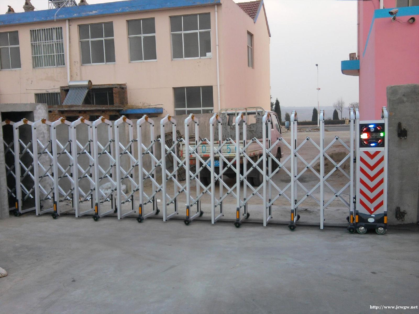 银川电动门为你们介绍伸缩门的主要特点 银川电动门为你们介绍伸缩门的主要特点