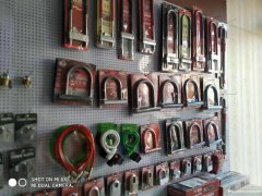 鄂尔多斯开锁哪家好，就找百帮开锁，配汽车钥匙服务好安全