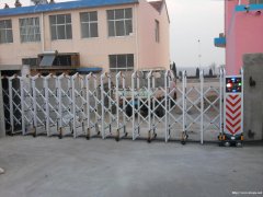 银川电动门为你们介绍伸缩门的主要特点