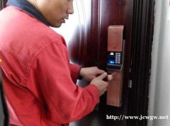 要不要买指纹锁?真的安全便利吗