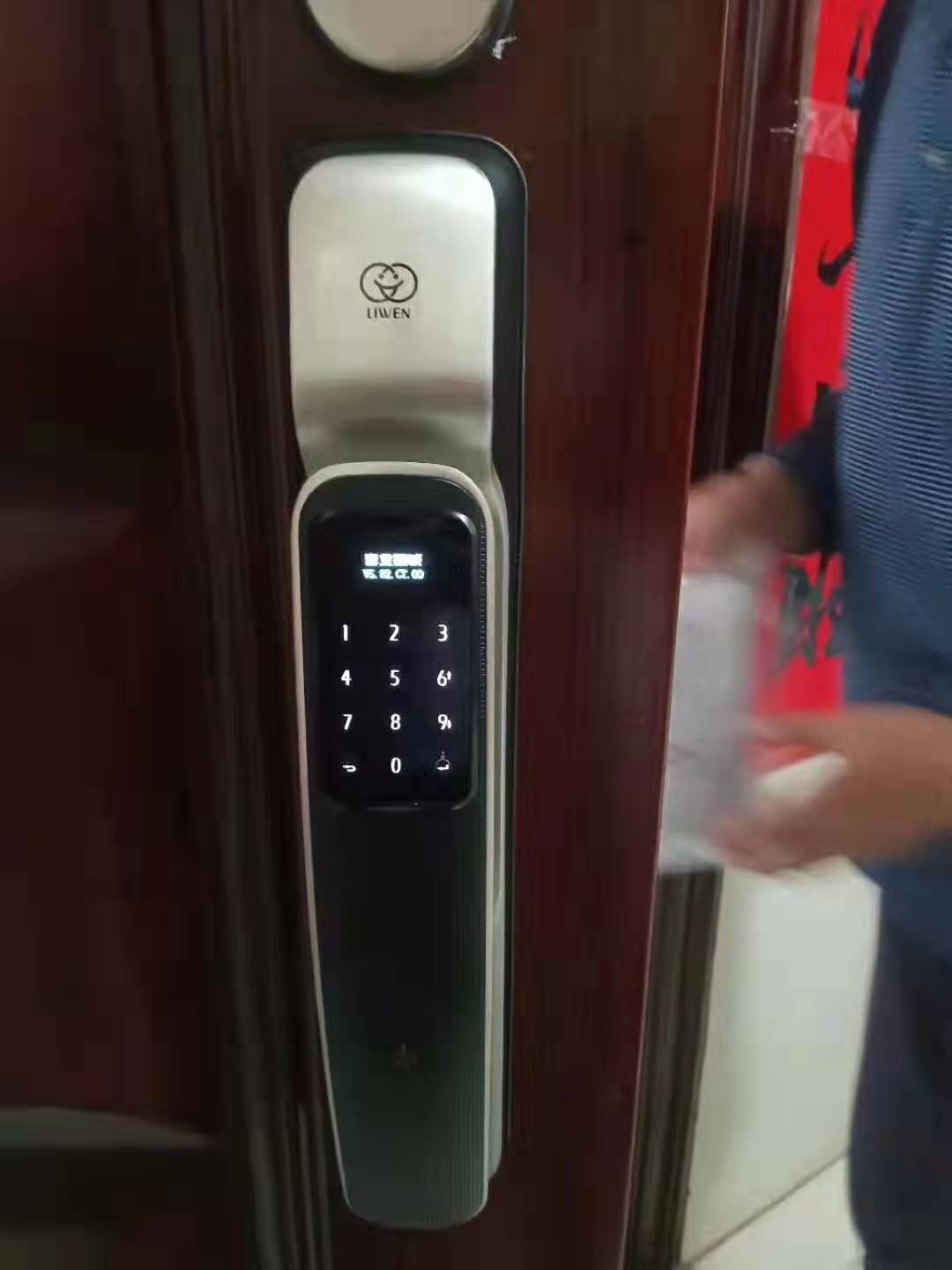 小孩贪玩不小心反锁在屋内了,扶风开锁师傅帮忙开锁 小孩贪玩不小心反锁在屋内了,扶风开锁师傅帮忙开锁