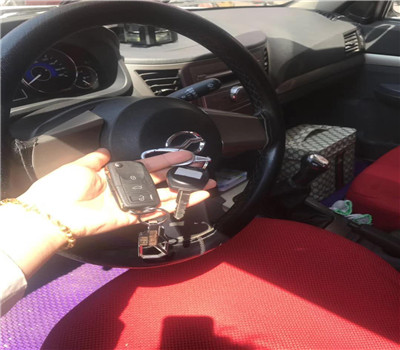 孝义开锁公司如何解决汽车钥匙被锁车里 孝义开锁公司如何解决汽车钥匙被锁车里