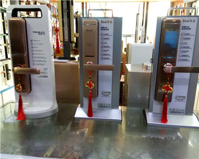 智能门锁的安全性也是我们考虑的主要因素 智能门锁的安全性也是我们考虑的主要因素