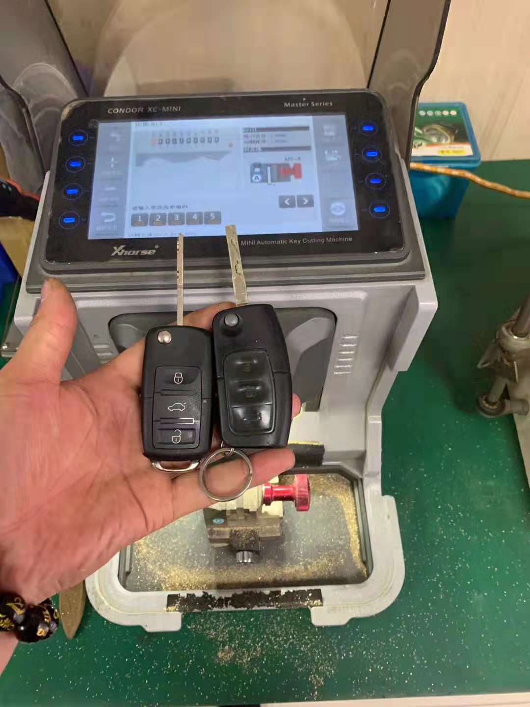 宝鸡开锁解析汽车钥匙匹配专业设备几类方式 宝鸡开锁解析汽车钥匙匹配专业设备几类方式