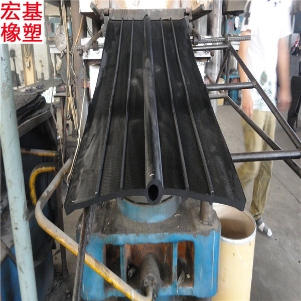 中埋式橡胶止水带300*8施工缝用中埋式橡胶止水带生产厂家 中埋式橡胶止水带300*8施工缝用中埋式橡胶止水带生产厂家