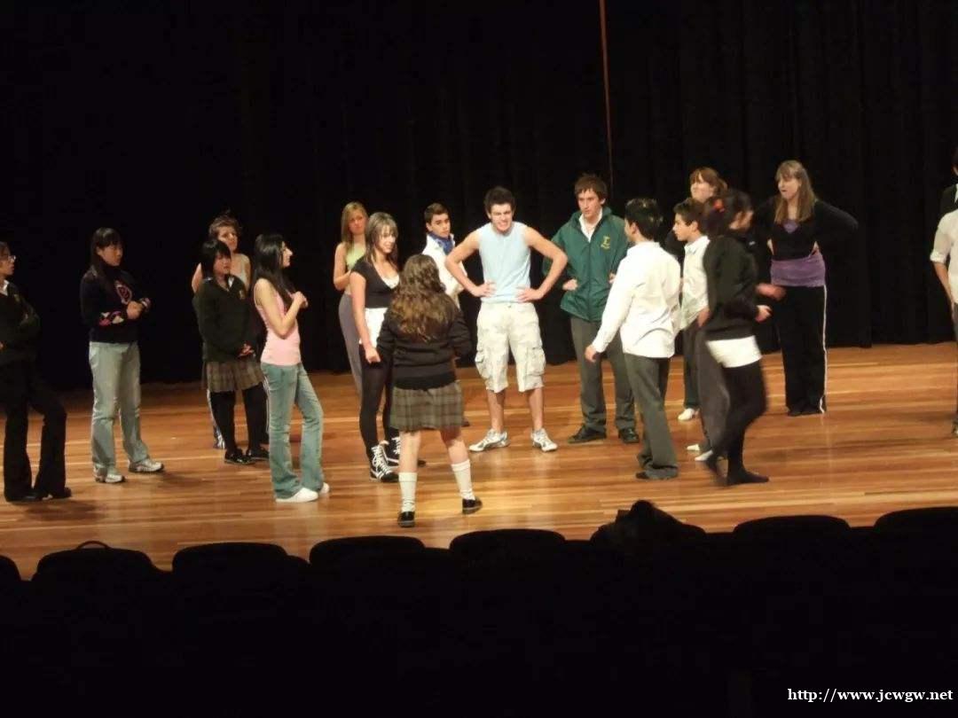 小荧星艺术培训一对一火热报名中 小荧星艺术培训一对一火热报名中