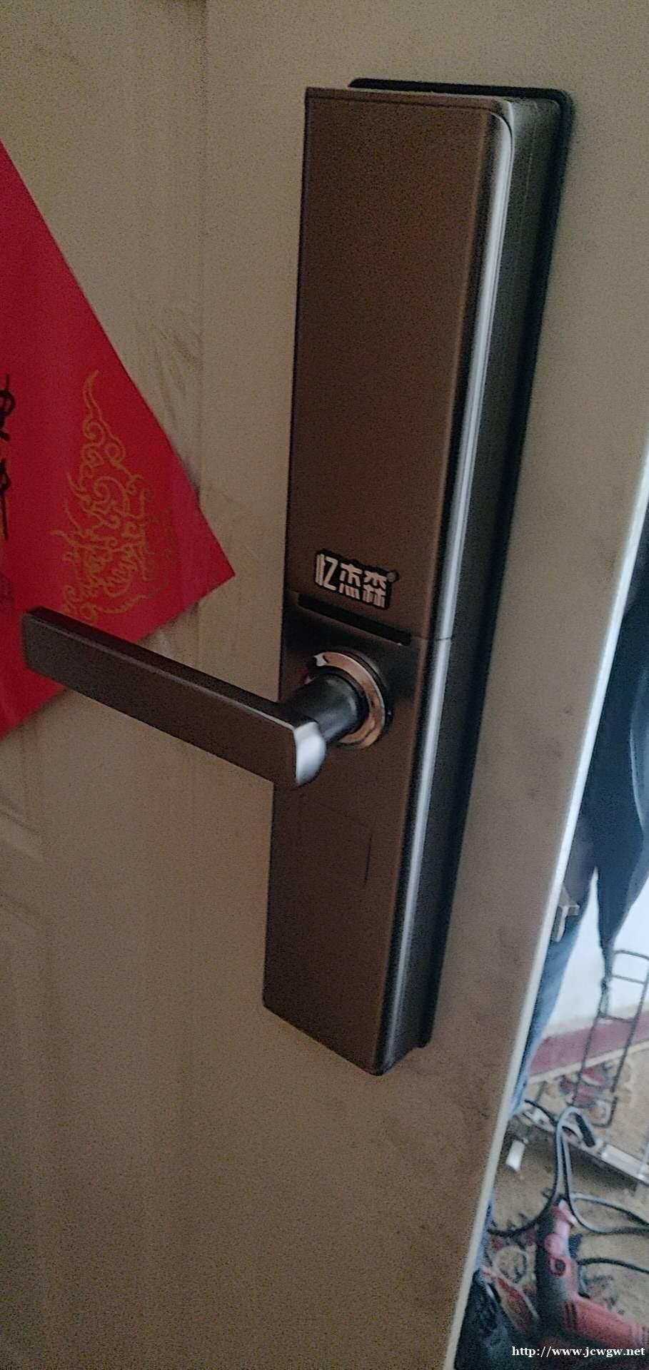 温宿县开锁师傅告诉你什么时候需要配汽车钥匙? 温宿县开锁师傅告诉你什么时候需要配汽车钥匙?