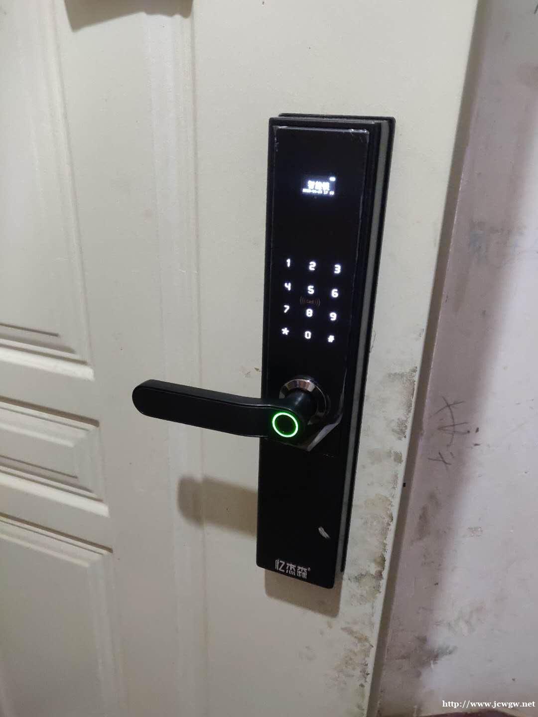 温宿县开锁师傅告诉你什么时候需要配汽车钥匙? 温宿县开锁师傅告诉你什么时候需要配汽车钥匙?