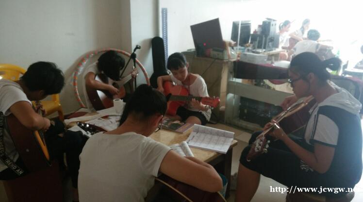 虎门琴行暑假乐器培训班吉他入门培训班架子鼓培训班 虎门琴行暑假乐器培训班吉他入门培训班架子鼓培训班