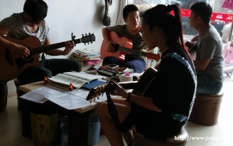 虎门琴行暑假乐器培训班吉他入门培训班架子鼓培训班 虎门琴行暑假乐器培训班吉他入门培训班架子鼓培训班