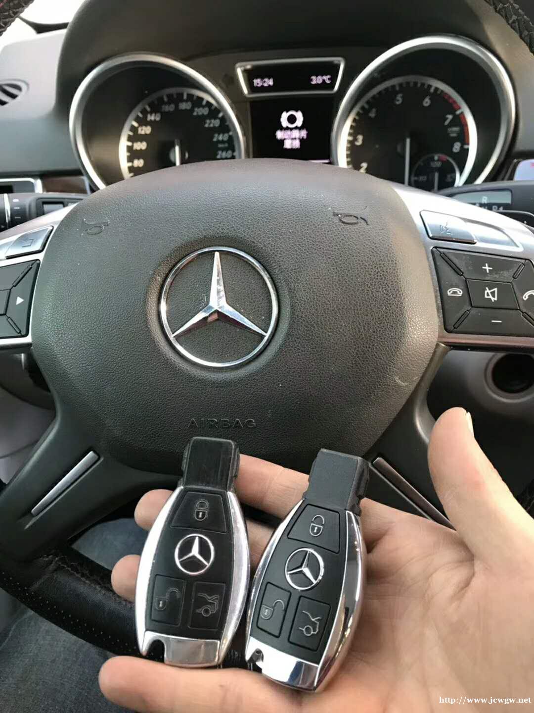 自己能换锁芯还是找专门的换锁师傅 一起解决这个难题 自己能换锁芯还是找专门的换锁师傅 一起解决这个难题