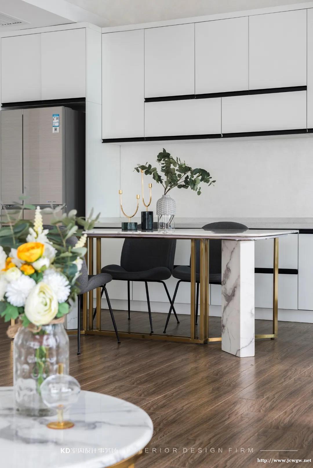 雍江艺庭二手房改造 通透满分的轻奢空间 雍江艺庭二手房改造 通透满分的轻奢空间