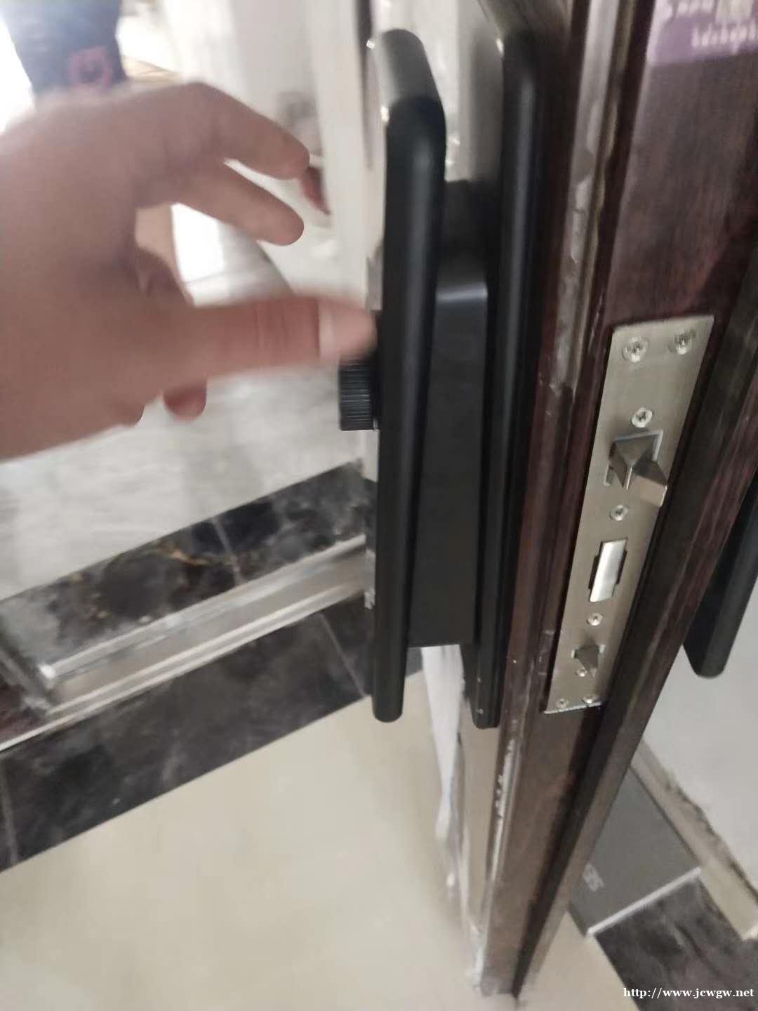 附近修锁换锁的地方怎么找呢?这两个方法将会帮到大家 附近修锁换锁的地方怎么找呢?这两个方法将会帮到大家