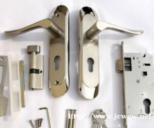 怎么寻找麻城开锁换锁芯师傅？ 告诉你方法