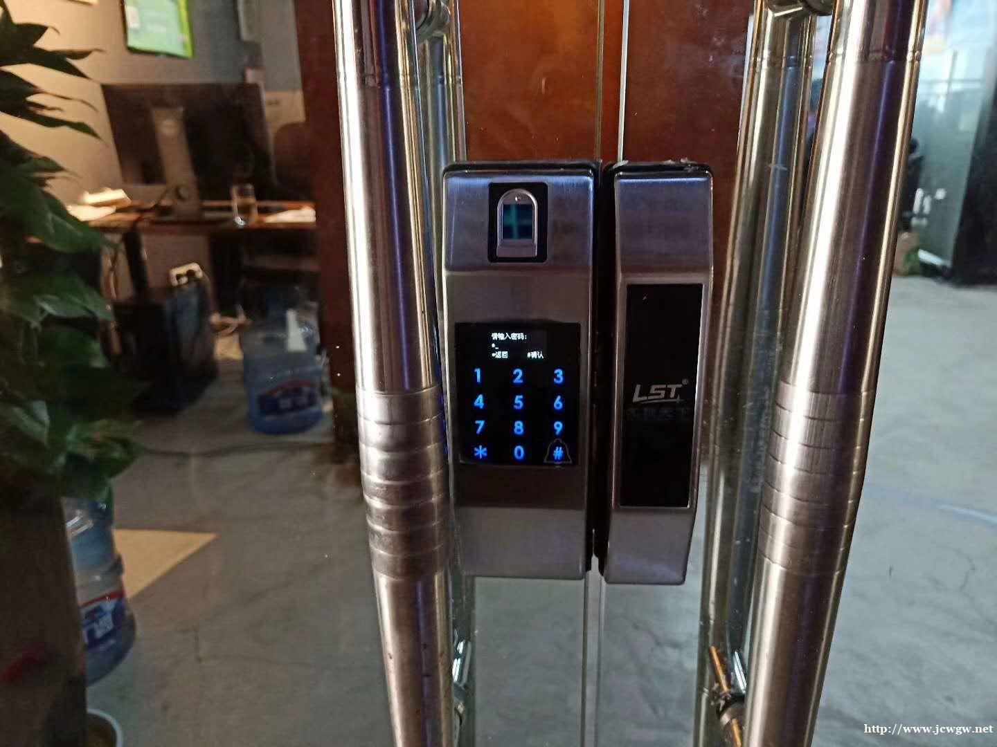 忘了拿钥匙怎么办?该如何找崇州开锁师傅 忘了拿钥匙怎么办?该如何找崇州开锁师傅