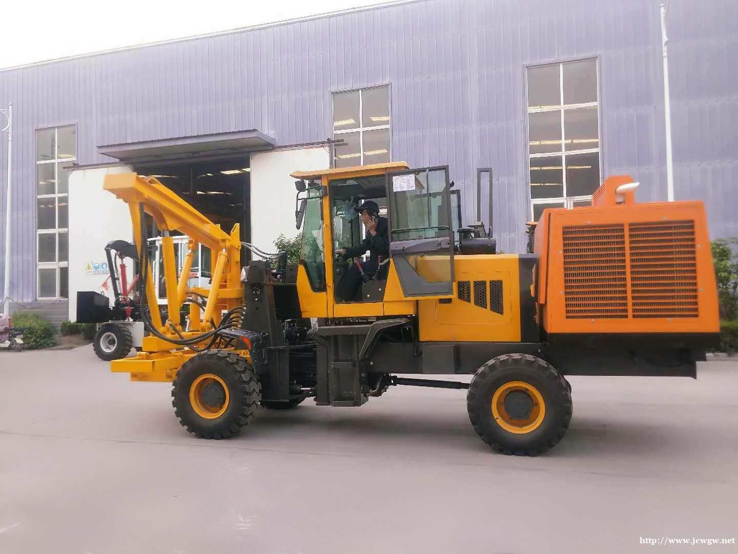 打桩机护栏桩工机械 高速路护栏钻孔机 多功能打桩机 打桩机护栏桩工机械 高速路护栏钻孔机 多功能打桩机