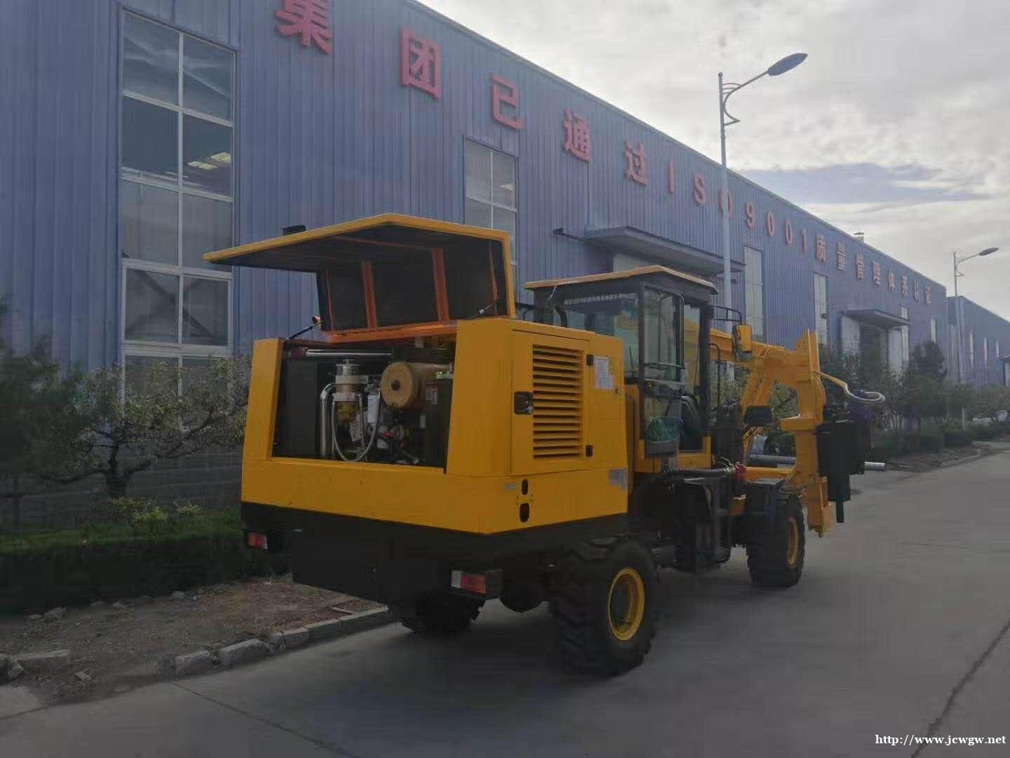 打桩机护栏桩工机械 高速路护栏钻孔机 多功能打桩机 打桩机护栏桩工机械 高速路护栏钻孔机 多功能打桩机