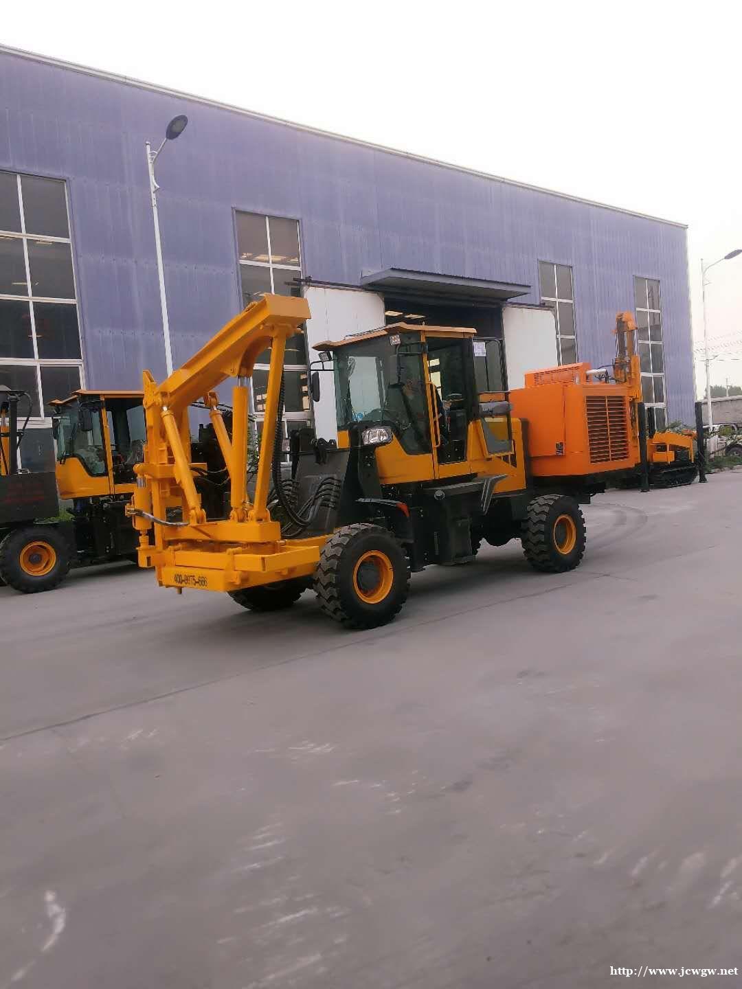 打桩机护栏桩工机械 高速路护栏钻孔机 多功能打桩机 打桩机护栏桩工机械 高速路护栏钻孔机 多功能打桩机