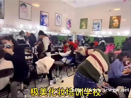 保山极美化妆培训学校火热招生中,美甲培训,纹绣培训,学皮肤管 保山极美化妆培训学校火热招生中,美甲培训,纹绣培训,学皮肤管