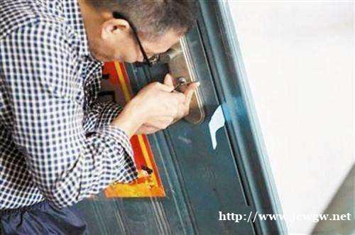 格尔木上门换锁多少钱?指纹密码锁保养小妙招 格尔木上门换锁多少钱?指纹密码锁保养小妙招