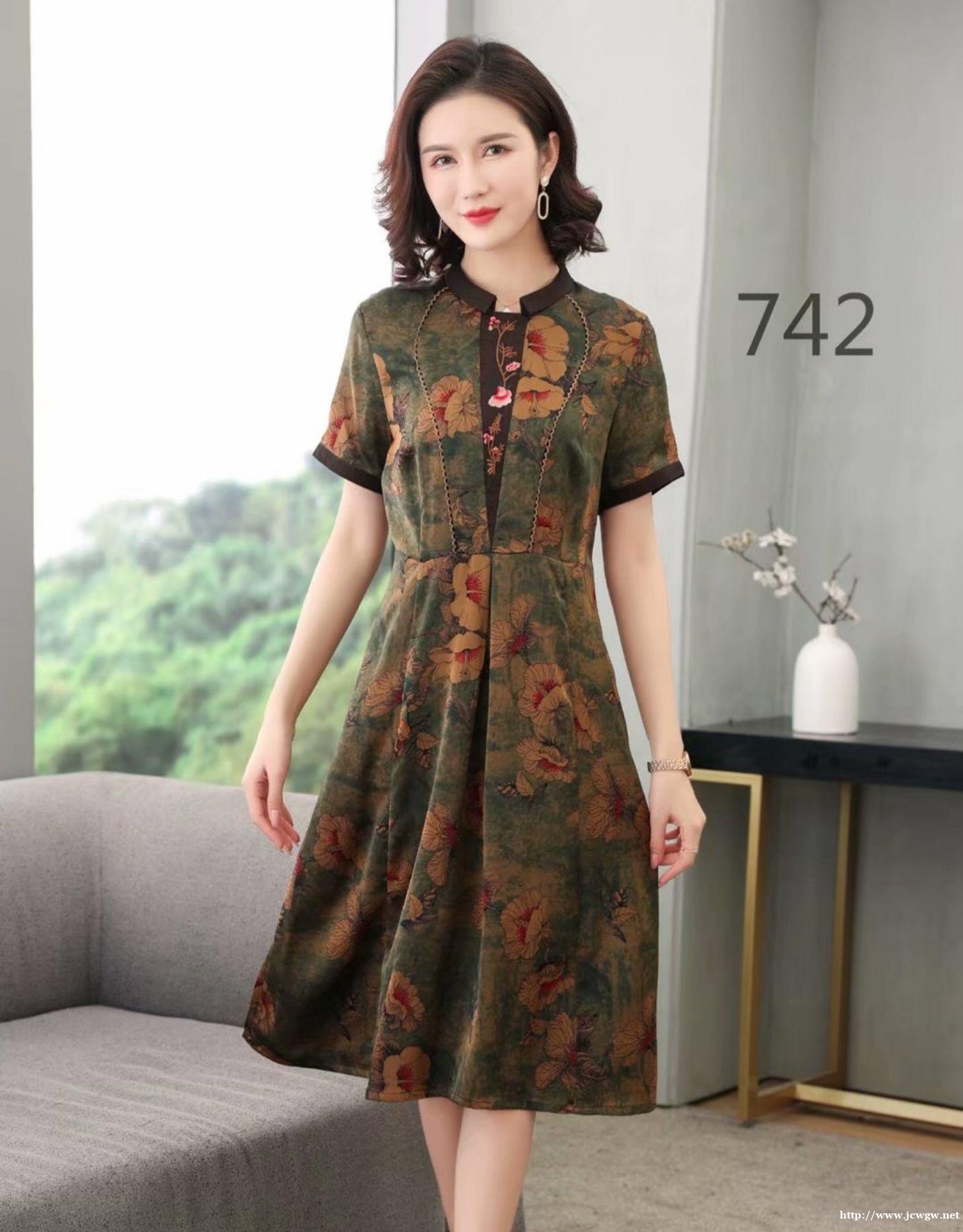 广东女装批发市场 香云纱连衣裙 古典优雅女裙货源 广东女装批发市场 香云纱连衣裙 古典优雅女裙货源