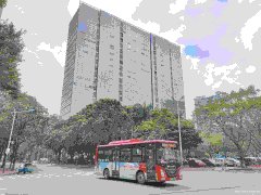 高档的写字楼，坐落于知名的商业圈，不大不小 ，创业刚刚