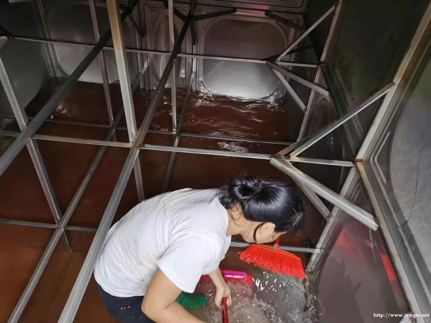 广州荔湾区学校水池清水池出租房楼顶水箱清洗 消毒找洪升专业公 广州荔湾区学校水池清水池出租房楼顶水箱清洗 消毒找洪升专业公