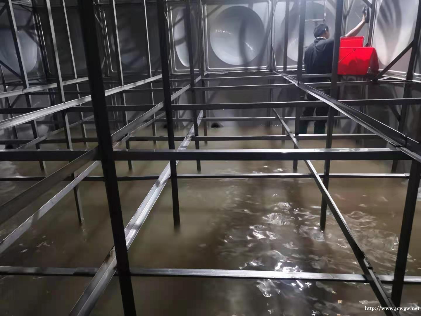 广州荔湾区学校水池清水池出租房楼顶水箱清洗 消毒找洪升专业公 广州荔湾区学校水池清水池出租房楼顶水箱清洗 消毒找洪升专业公