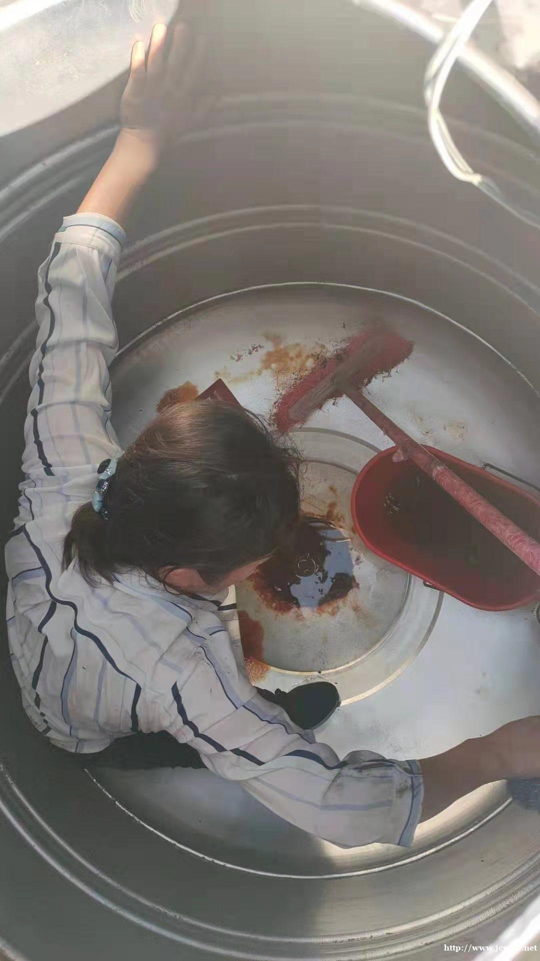 荔湾区康王中路新锦龙大厦小区清洗水箱洪升一家专业清洗水塔服务 荔湾区康王中路新锦龙大厦小区清洗水箱洪升一家专业清洗水塔服务