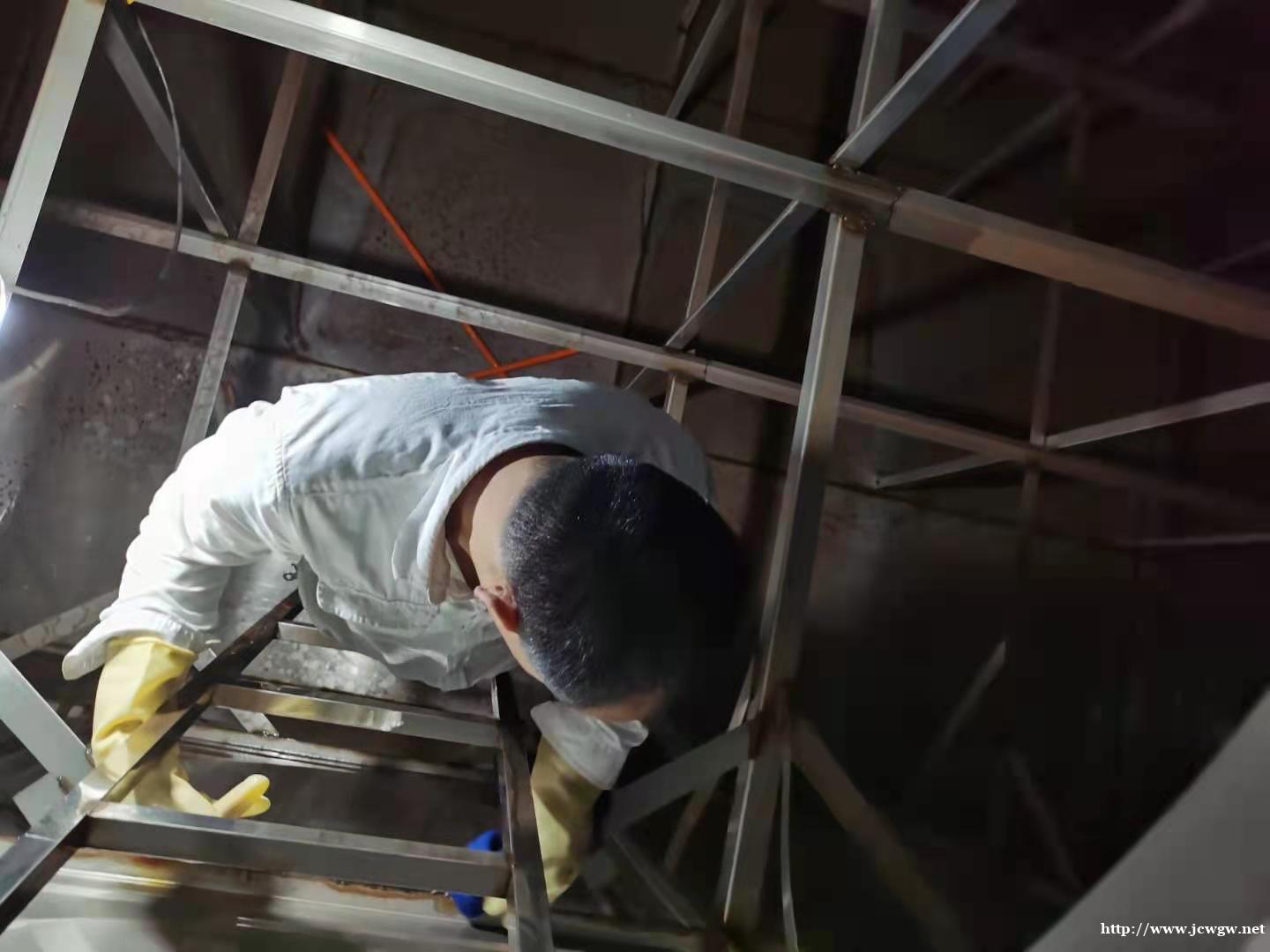 荔湾区康王中路新锦龙大厦小区清洗水箱洪升一家专业清洗水塔服务 荔湾区康王中路新锦龙大厦小区清洗水箱洪升一家专业清洗水塔服务