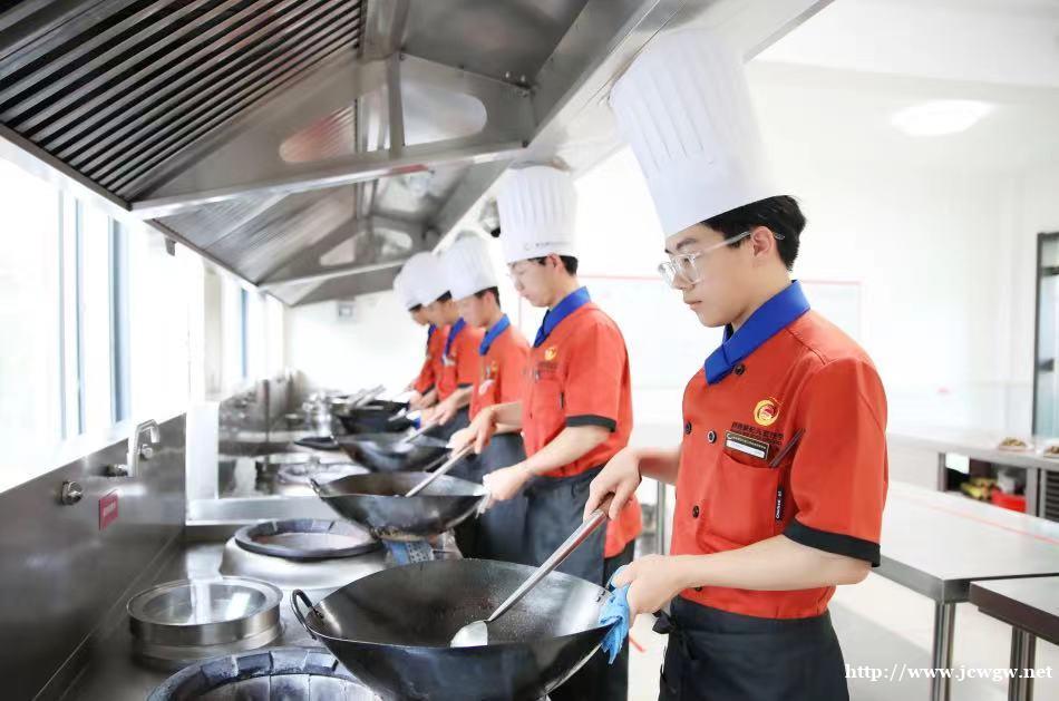 中考成绩不理想、初中毕业选择什么专业有发展前景?烹饪行业适合 中考成绩不理想、初中毕业选择什么专业有发展前景?烹饪行业适合