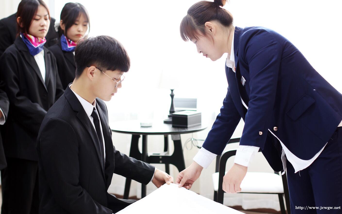 中考成绩不理想、初中毕业选择什么专业有发展前景?烹饪行业适合 中考成绩不理想、初中毕业选择什么专业有发展前景?烹饪行业适合