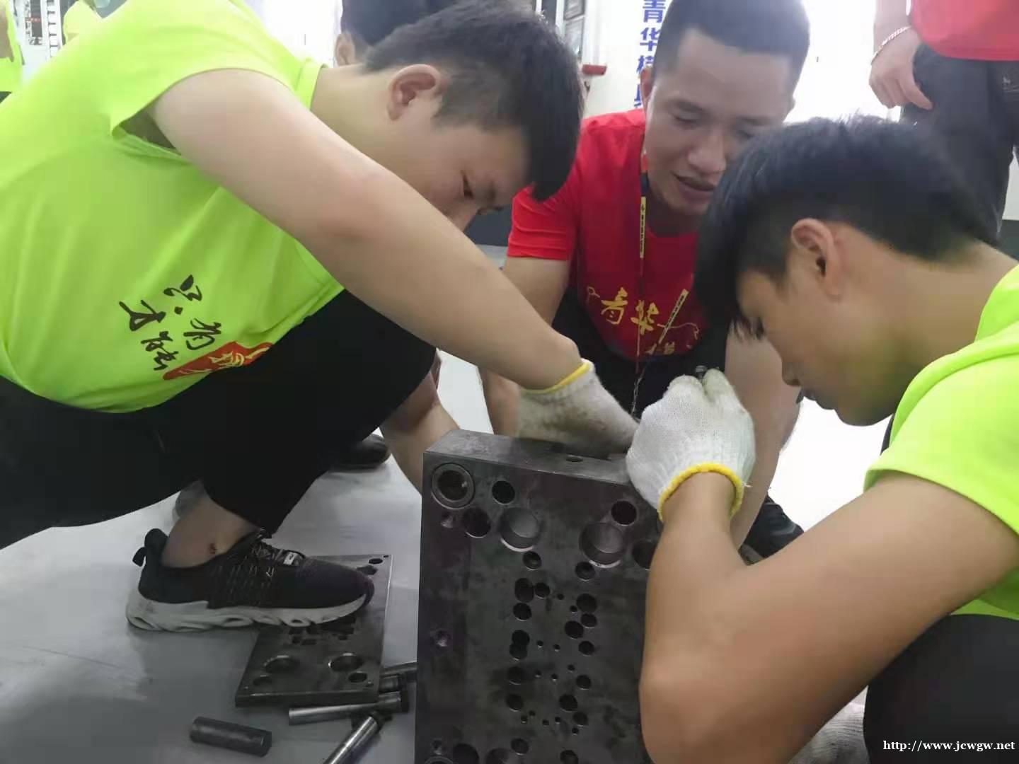 东莞暑假了想学个技术傍个身去哪里学好些 东莞暑假了想学个技术傍个身去哪里学好些