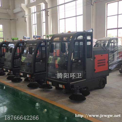 腾阳电动驾驶式扫地车的自动化作业 腾阳电动驾驶式扫地车的自动化作业