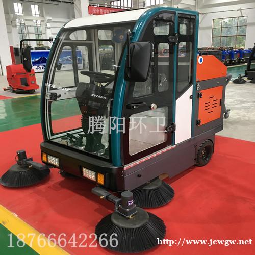 腾阳电动驾驶式扫地车的自动化作业 腾阳电动驾驶式扫地车的自动化作业