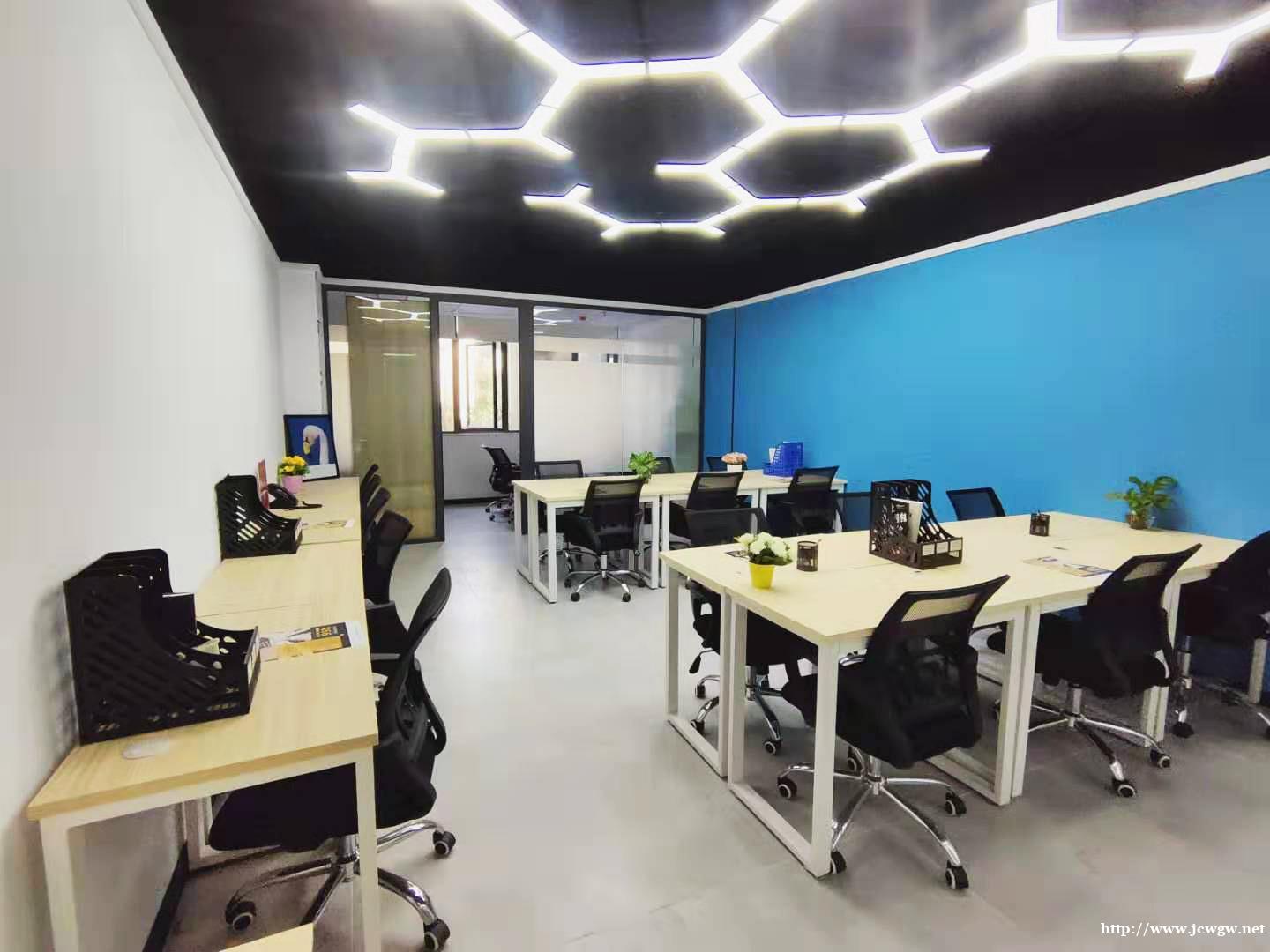 海珠南洲站地铁口 靠窗带老板室10人间 特价需5502元 海珠南洲站地铁口 靠窗带老板室10人间 特价需5502元