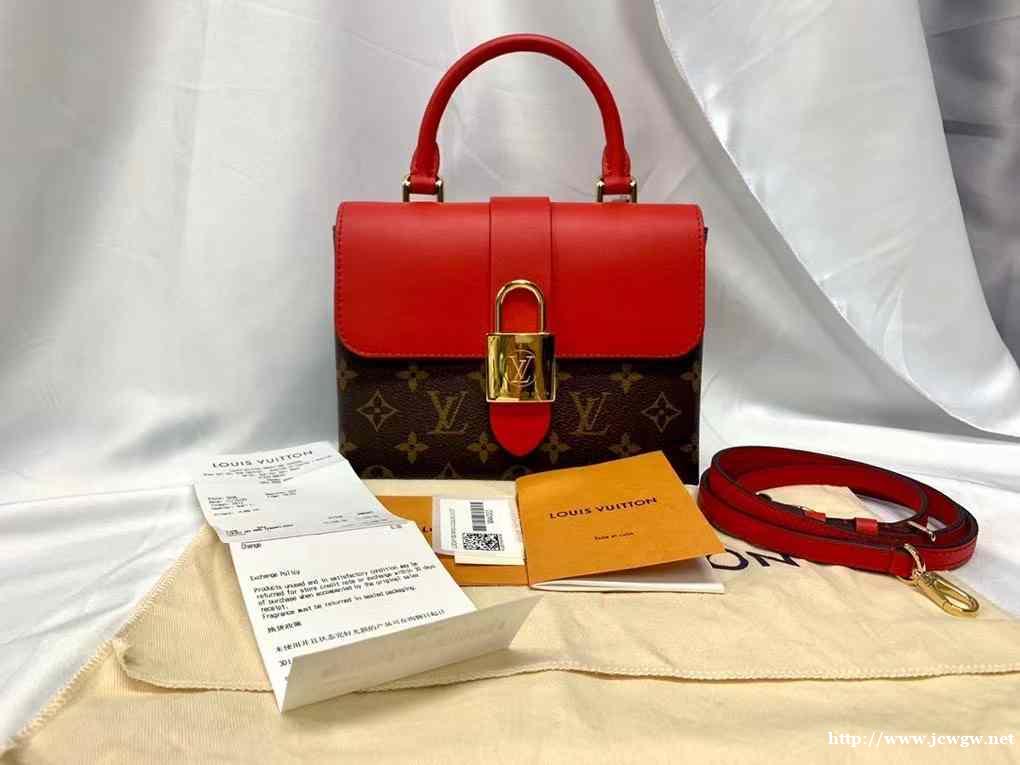 乐山收购二手迪奥包包的实体店包包一般几折回收 乐山收购二手迪奥包包的实体店包包一般几折回收