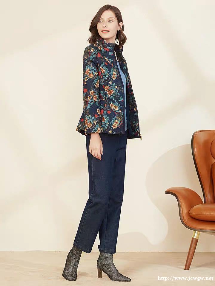 深圳品牌中大淑妈妈装美迪菲棉衣加厚刺绣重工款大码女装工厂折扣 深圳品牌中大淑妈妈装美迪菲棉衣加厚刺绣重工款大码女装工厂折扣