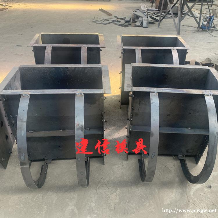 河北隔离墩钢模具 实力工厂 科天模具 河北隔离墩钢模具 实力工厂 科天模具