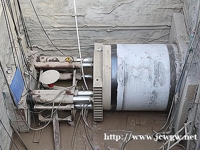 顶管在非开挖施工时的注意事项 顶管在非开挖施工时的注意事项