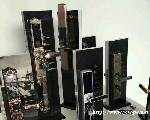 宜阳县盐镇开个锁多少钱?持证上岗开锁中心,你放心 宜阳县盐镇开个锁多少钱?持证上岗开锁中心,你放心